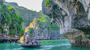 Explore the Beauty of Vietnam: 6 Days of Culture and Adventure