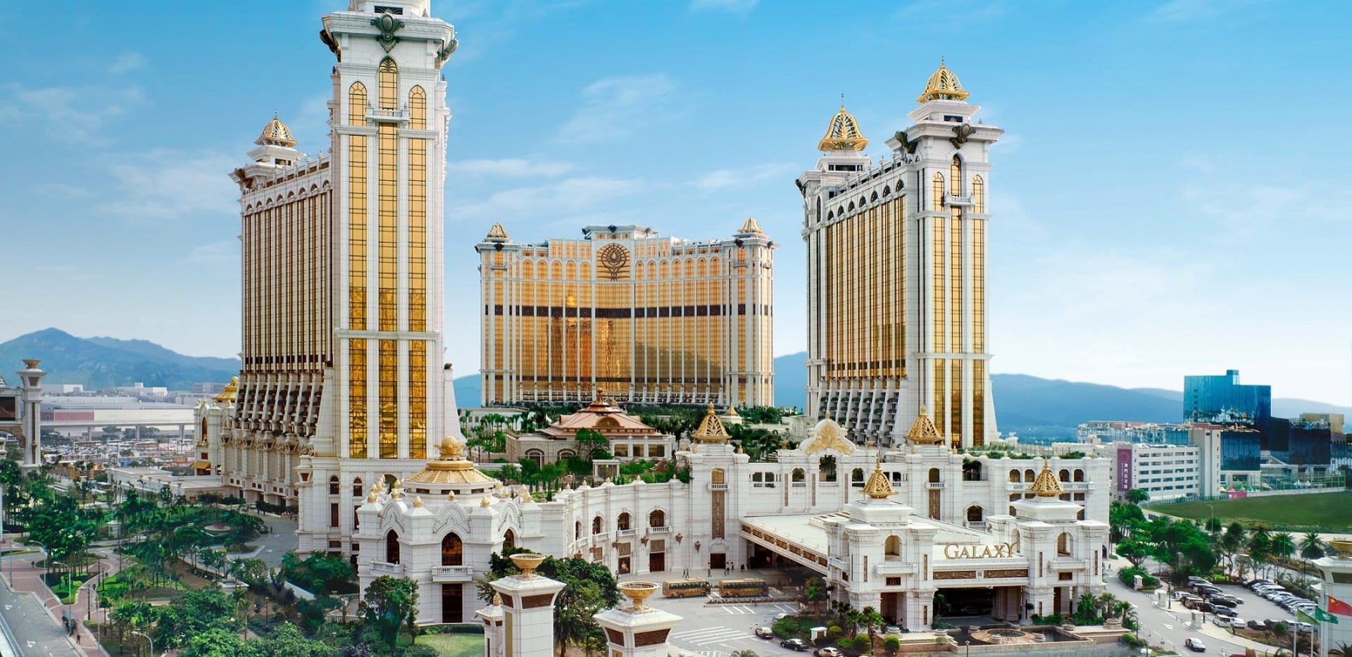 Experience the Vegas of Asia – Macau Luxury, Shopping & City Tour in 5 Days