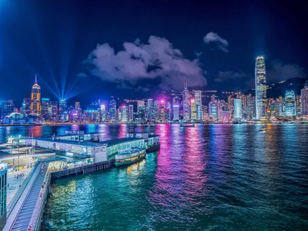 Hong Kong Sightseeing Package 5 Days 4 Nights – Disneyland & Ocean Park Tour