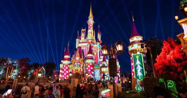 Hong Kong Family Package 5 Days 4 Nights – Disneyland, Ocean Park & City Tour